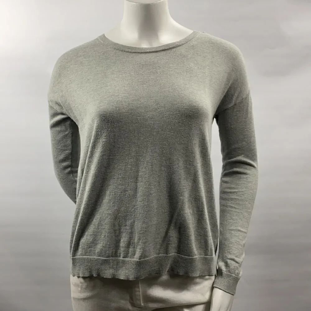 3For$20 Gap Gray Sweater size: Small